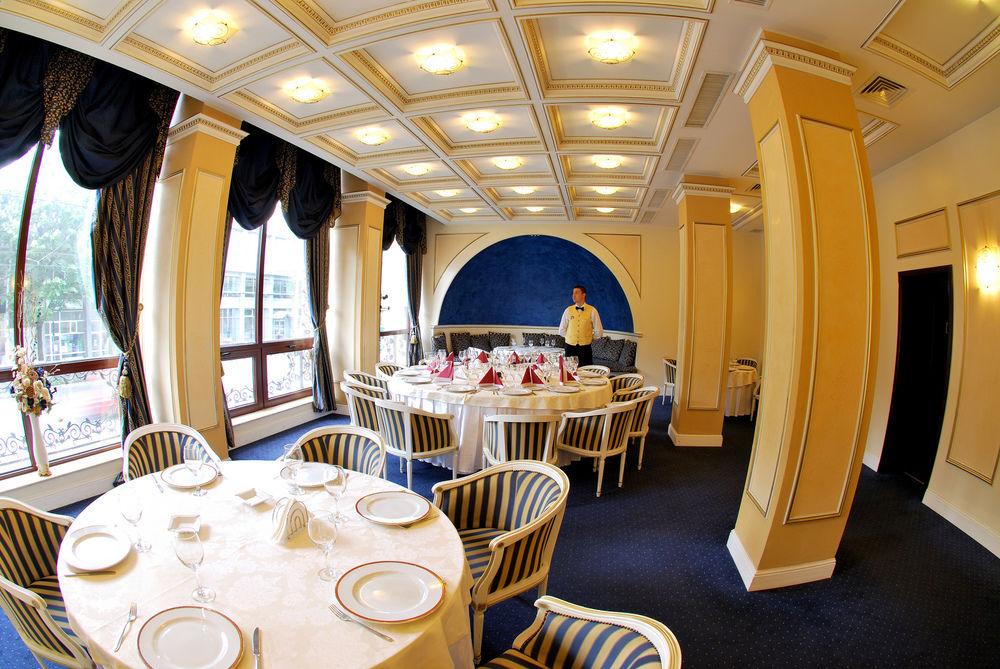 Hotel Astoria City Center Yaş Dış mekan fotoğraf