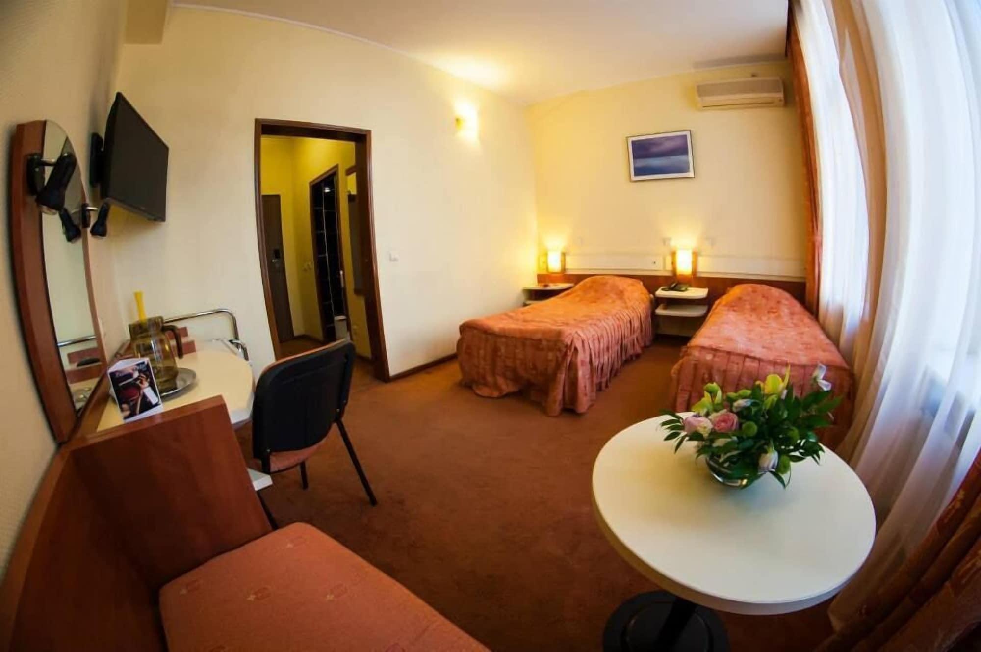 Hotel Astoria City Center Yaş Dış mekan fotoğraf