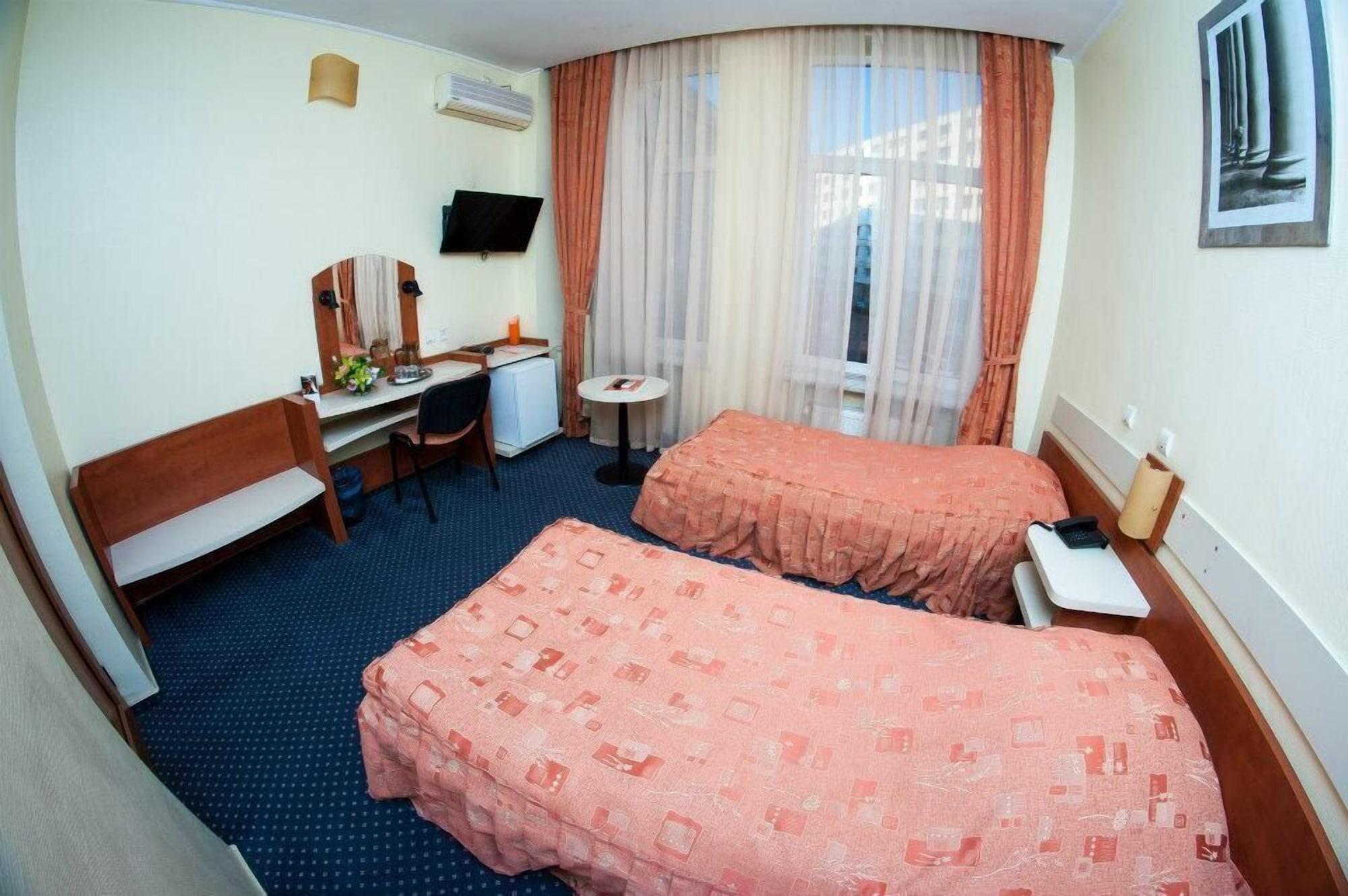 Hotel Astoria City Center Yaş Dış mekan fotoğraf