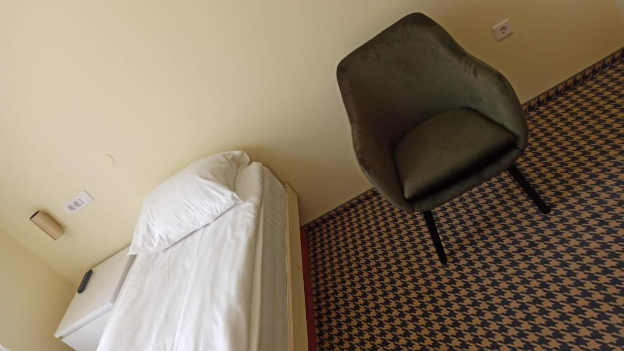 Hotel Astoria City Center Yaş Dış mekan fotoğraf