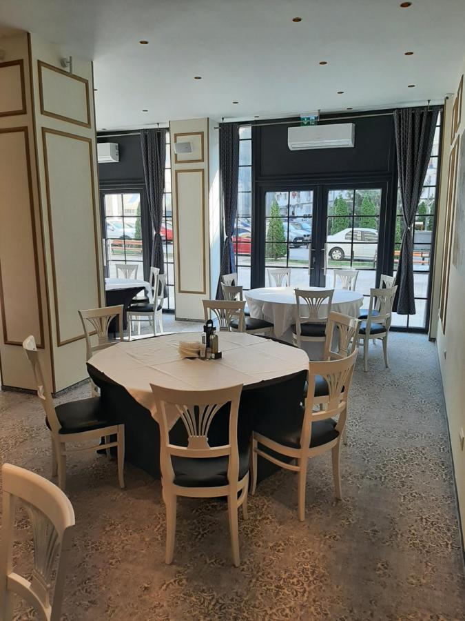 Hotel Astoria City Center Yaş Dış mekan fotoğraf