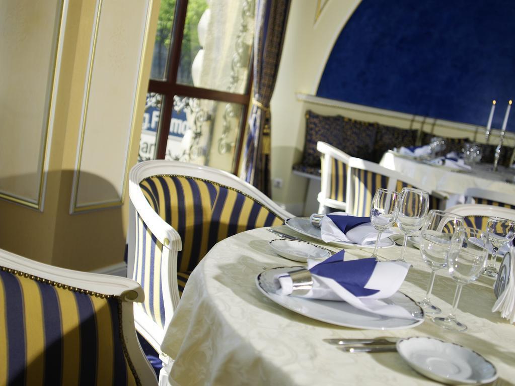 Hotel Astoria City Center Yaş Dış mekan fotoğraf