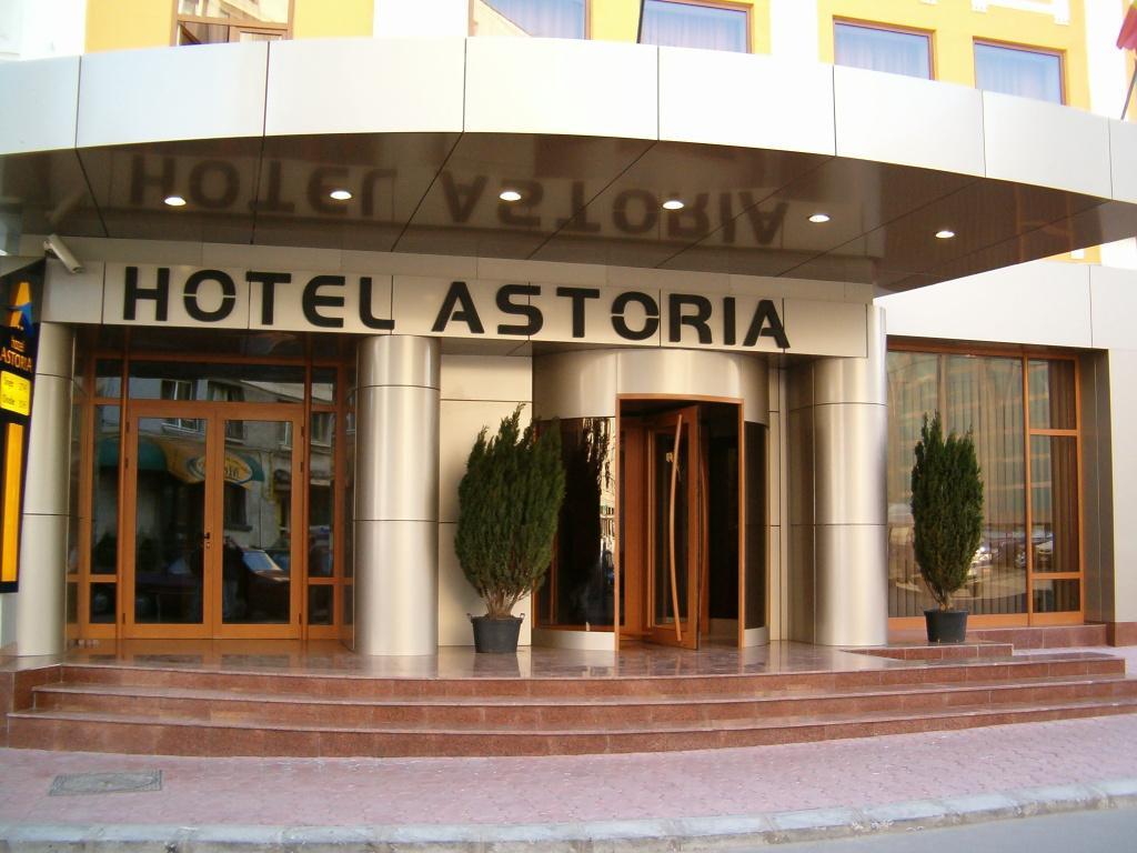 Hotel Astoria City Center Yaş Dış mekan fotoğraf
