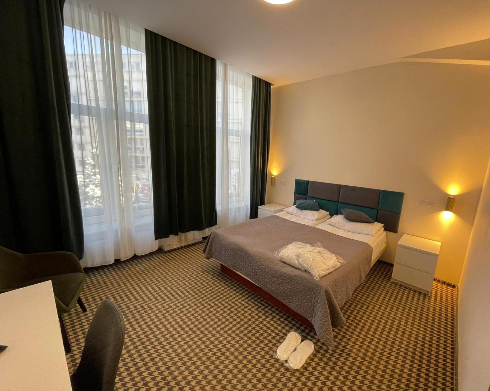 Hotel Astoria City Center Yaş Dış mekan fotoğraf