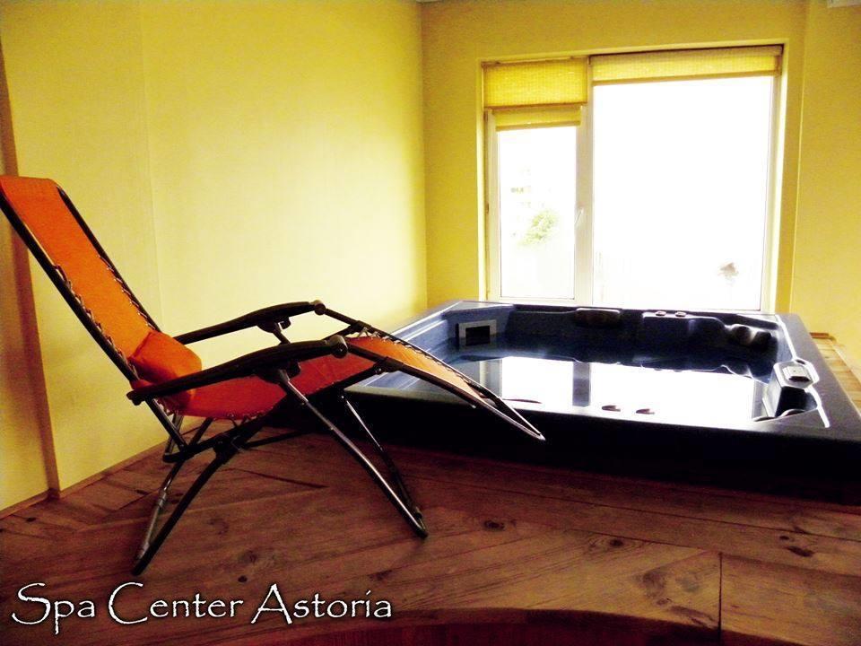 Hotel Astoria City Center Yaş Dış mekan fotoğraf
