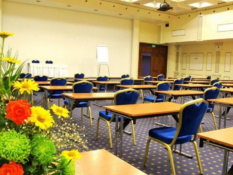 Hotel Astoria City Center Yaş Dış mekan fotoğraf