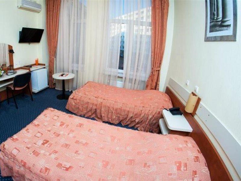 Hotel Astoria City Center Yaş Dış mekan fotoğraf
